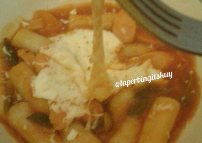 Resep Tteokbokki Sosis Mozarella oleh Laperbingits kuy - Cookpad