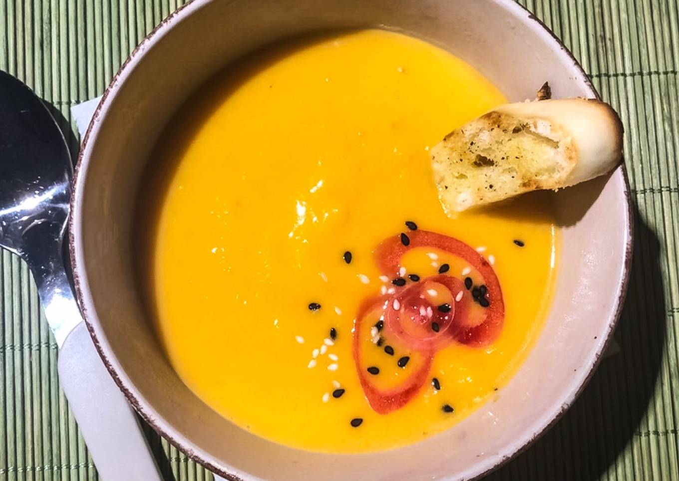 Zapallona la sopa<br />(Sopa crema de calabaza)