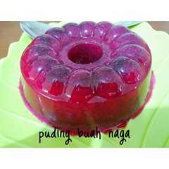 A picture of Puding Buah Naga.