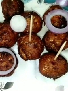 கேபேஜ் சில்லி பால்ஸ் (Cabbage chilli balls recipe in tamil) செய்முறை முக்கிய புகைப்படம்