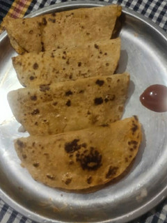 चपाती चीज़ टकोज (chapati cheese tacos recipe in Hindi) रेसिपी मुख्य फोटो