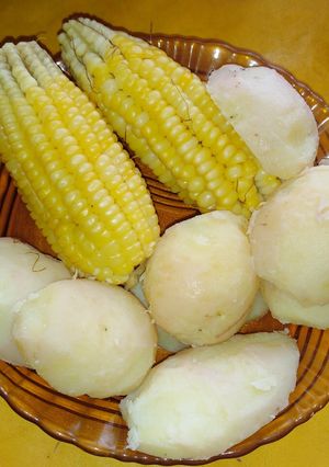 Una foto de Papas con Choclos
