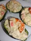 Aguacates Rellenos de Gambas y Surimi