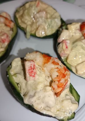 Foto principal de Aguacates Rellenos de Gambas y Surimi