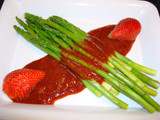 Espárragos con aderezo de frutilla