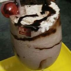 Oreo milk shake A picture of Oreo milk shake.