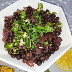 A picture of Spicy Black Chickpeas.