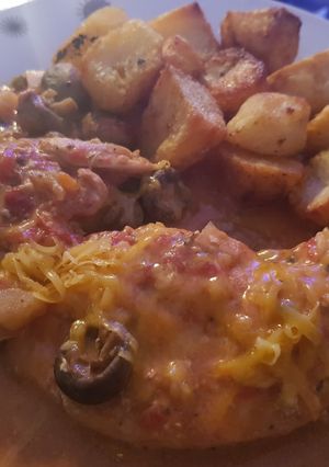 A picture of My Slow cooked chicken Breasts and Button Mushrooms,😀.