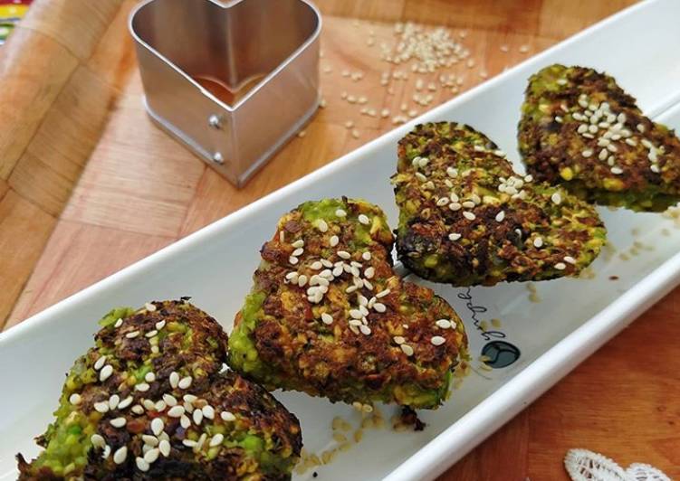 PEAS AND SPROUTED MOONG DAL UTTAPAM π