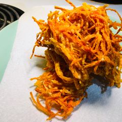 A picture of Super crispy carrots tempura.