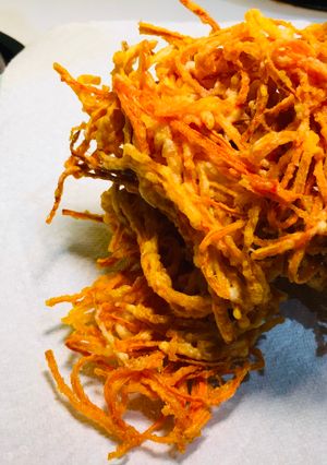 A picture of Super crispy carrots tempura.