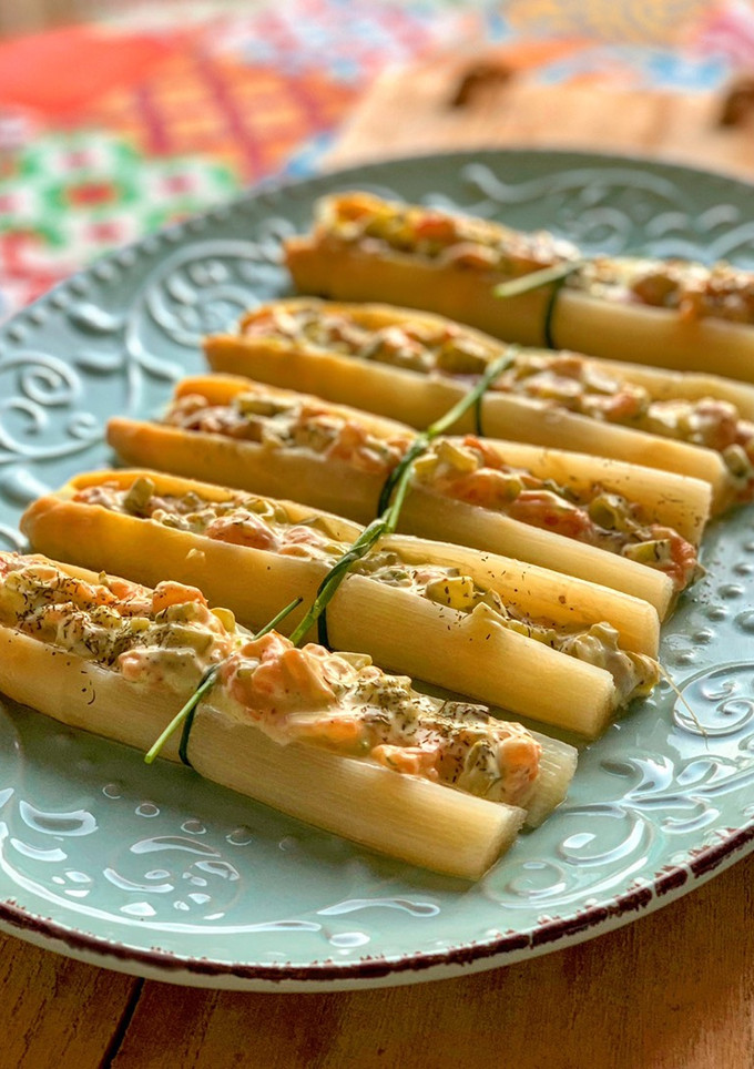 Una foto de Espárragos blancos rellenos