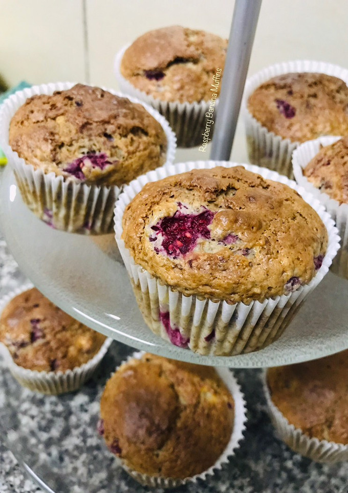 A picture of Raspberry Banana Muffins.