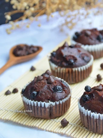 Langkah Gampang Membuat Resep  Choco Banana Muffin (no mixer, no oven) yang Menggugah Selera, Menggugah Selera