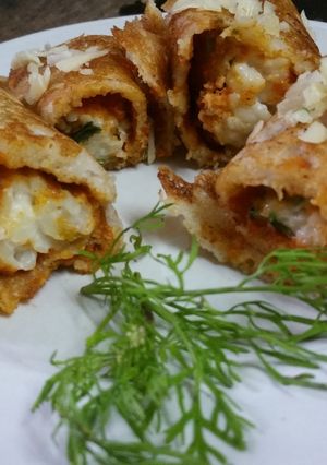 A picture of Cheesy noodles dosa.