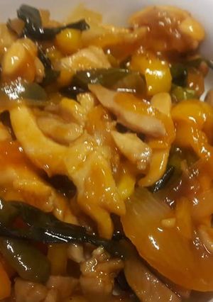Una foto de Chop suey(pollo con salsa de barbacoa)