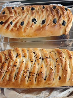 A picture of Chicken Cheese Bread 😍😋.