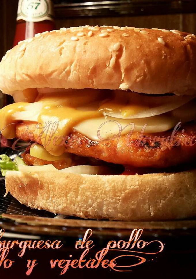 Una foto de Hamburguesa doble de pollo y queso