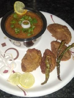 दाल बाटी (dalbatti recipe in marathi) रेसिपी चे मुख्य फोटो