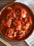Bacalao fresco con tomate y pimientos