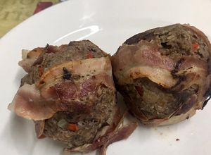 Una foto de Bolas de carne rellenas con chorizo y tocineta