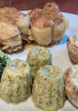 Foto principal de Paupiettes de cerdo, mini canelés salados y champiñones de París rellenos