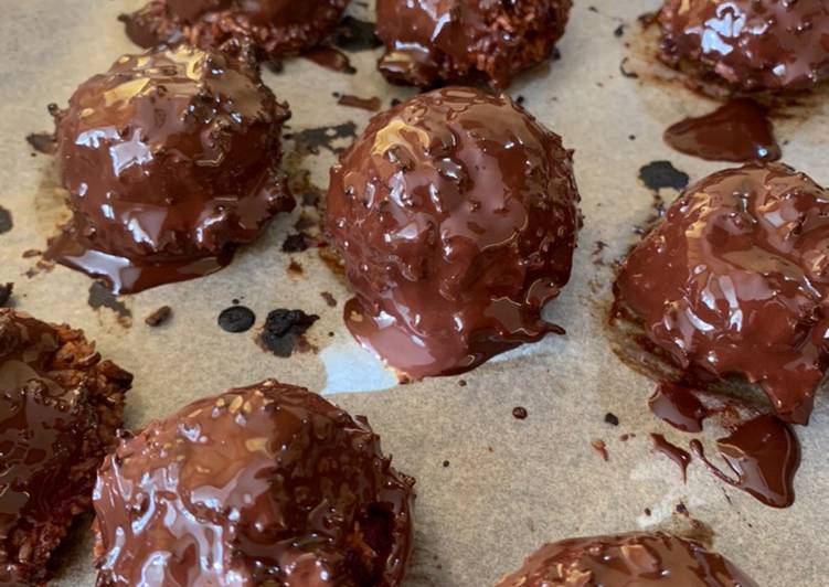 Steps to Make Speedy Chocolate Coconut Raspberry Macaroon