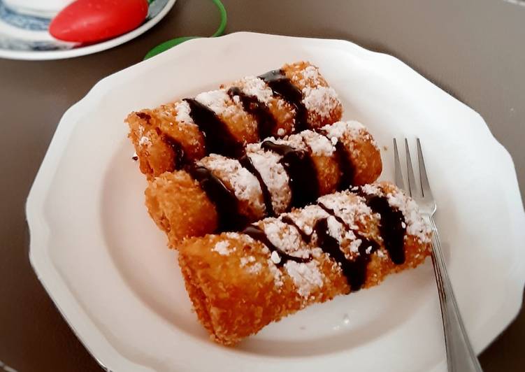 Roti gulung goreng isi pisang