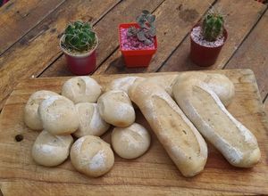 Una foto de Pan francés : mignones, flautitas y felipes