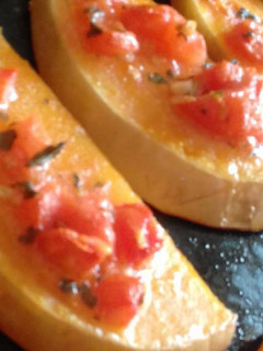 Una foto de Calabaza con aderezo de tomate (veganos y celiacos)