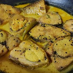 A picture of Ilisher tel jhal recipe।.