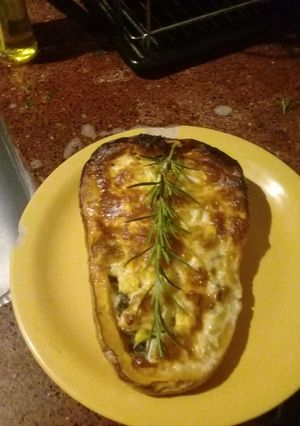 Una foto de Zapallo anco relleno al horno con lo que hay en casa