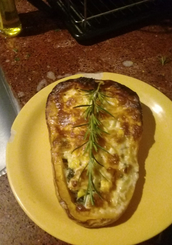 Una foto de Zapallo anco relleno al horno con lo que hay en casa