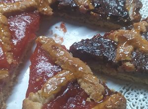 Una foto de Pasta Frola con Harina Leudante y Aceite Dos Dulces