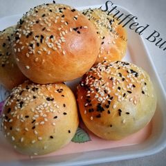 A picture of Stuffed buns.