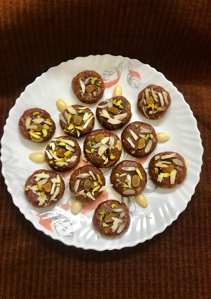 હલવાસન(Halvasan Recipe in Gujarati) રેસીપી મુખ્ય ફોટો