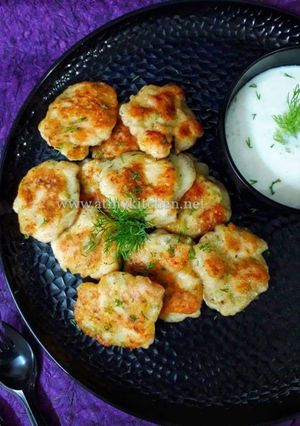 A picture of Cheesy Chicken Fritters.