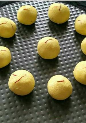 A picture of Kesari Kaccha Gola Sandesh.
