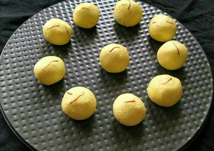 How to Prepare Homemade Kesari Kaccha Gola Sandesh