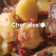 A picture of Curried potato porridge with chicken.