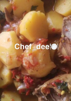 A picture of Curried potato porridge with chicken.