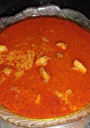 शाही चिकन करी (Shahi Chicken Curry Recipe In Marathi) रेसिपी चे मुख्य फोटो 