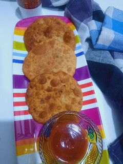 आलू प्याज़ की पूरी (aloo pyaz ki poori recipe in Hindi) रेसिपी मुख्य फोटो