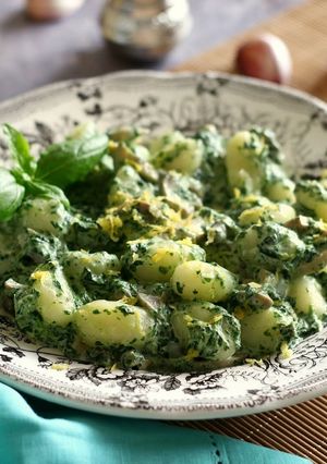 Citromos spenótos gombás gnocchi recept fotója