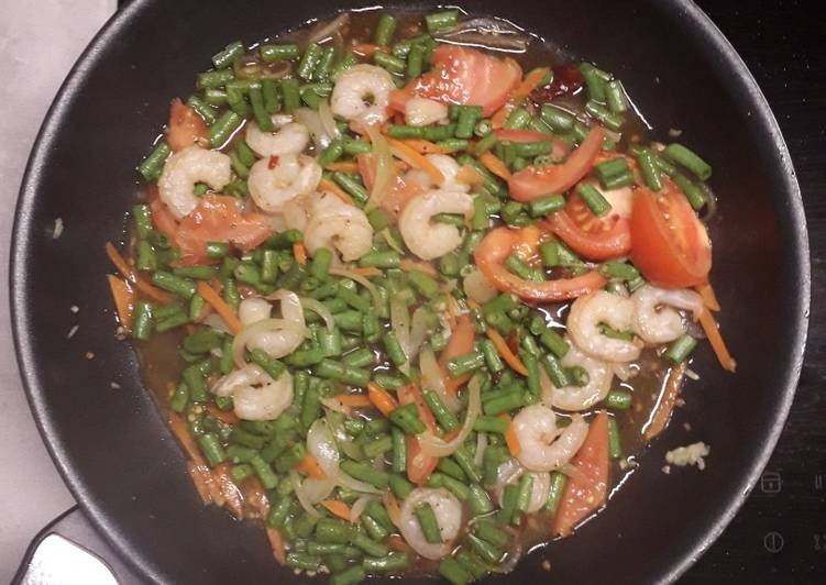 Tumis udang kacang panjang