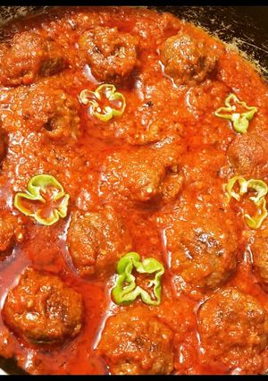 A picture of Meat ball soup.