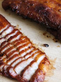 Hình của món Thịt xá xíu BBQ sốt tương đen.
