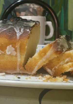 Una foto de Budín de limón🍋(with one only egg)