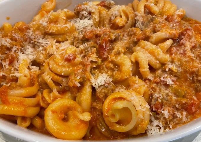 Trottole al ragù di salsiccia