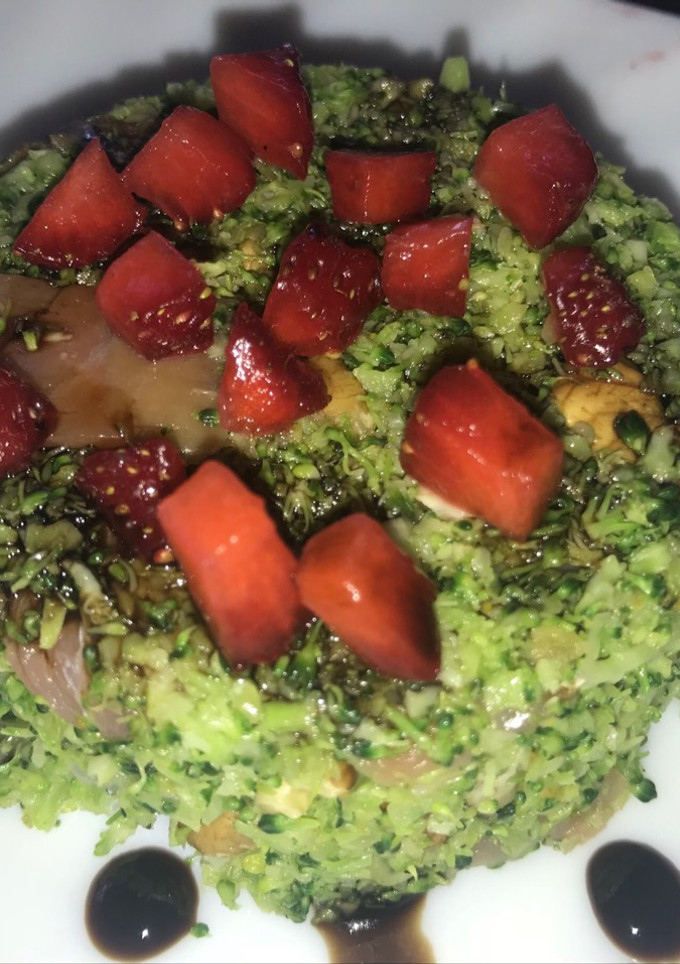 Una foto de Ensalada, Cuscus de Brócoli